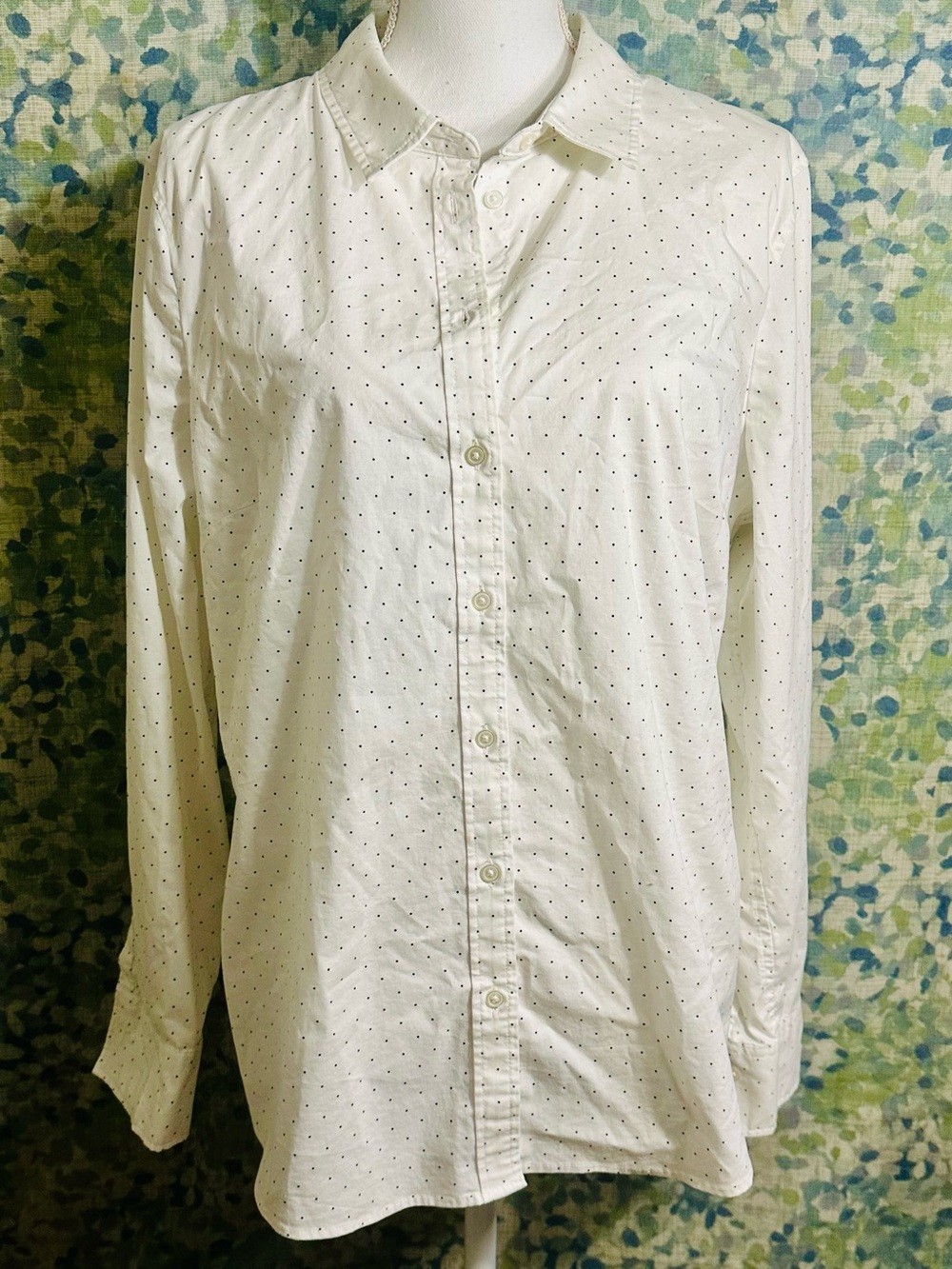 Banana Republic Riley Tailored Fit White Polka Dot Button Down Shirt 18